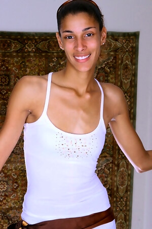 hd-photo-and-video-gallery-foxy-tall-petite-hairy-eunique