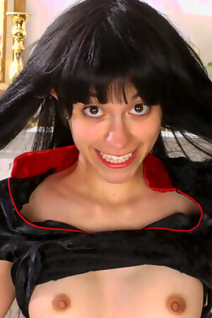 hd-photo-and-video-gallery-exposing-petite-josie-s-pussy-hair