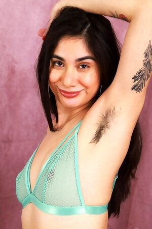 Latina Milfs and Mature Hairy Pics